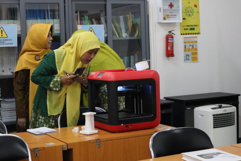 Kunjungan Studi Banding Dosen TI Universitas Muhammadiyah Jakarta ke Unisba